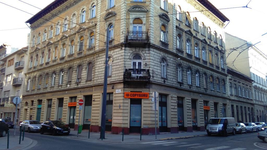 Maxim Apartman Будапеща Екстериор снимка